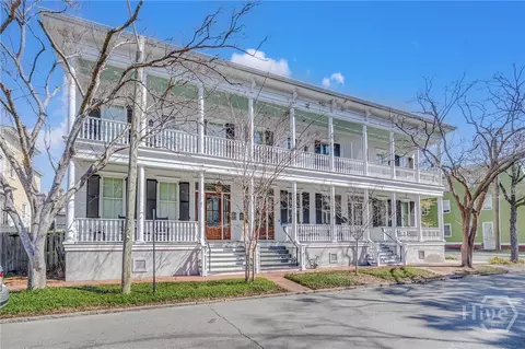 206 W Waldburg St, Savannah, GA 31401