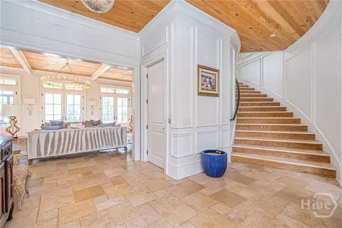 Entry Way - 108 Commodore Dr, Savannah, GA 31410 photo 3 of 5