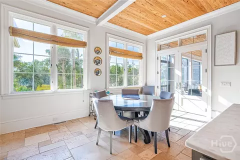 Dining - 108 Commodore Dr, Savannah, GA 31410 photo 1 of 4