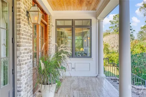 Exterior - 108 Commodore Dr, Savannah, GA 31410 photo 2 of 18