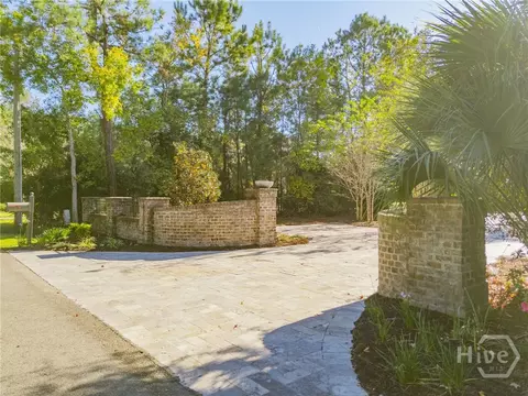 Exterior - 108 Commodore Dr, Savannah, GA 31410 photo 17 of 18