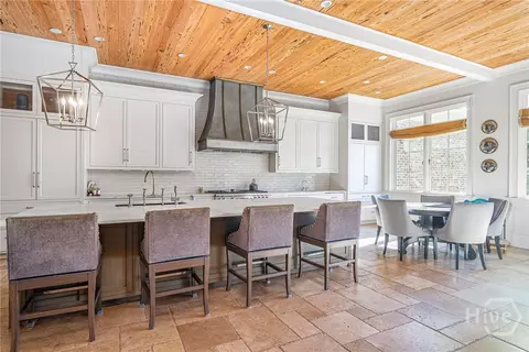 Kitchen - 108 Commodore Dr, Savannah, GA 31410 photo 4 of 6