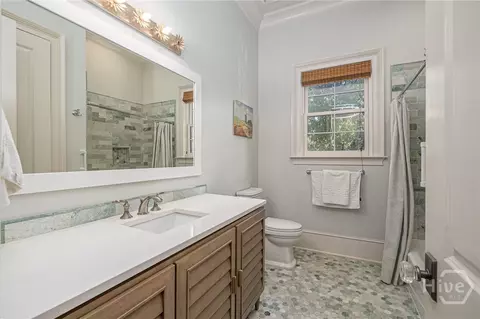 Bath - 108 Commodore Dr, Savannah, GA 31410 photo 4 of 7