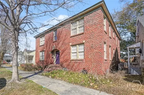 910 E 35th St, Savannah, GA 31401