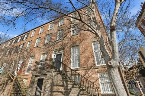 24 E Macon St, Savannah, GA 31401
