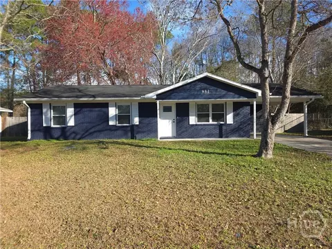 981 White Cir, Hinesville, GA 31313