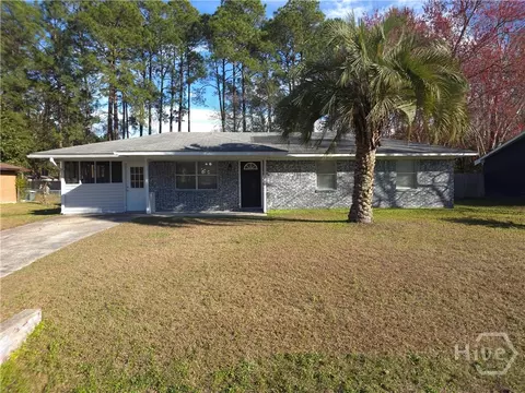 979 White Cir, Hinesville, GA 31313
