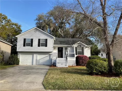 8 Runner Rd, Savannah, GA 31410