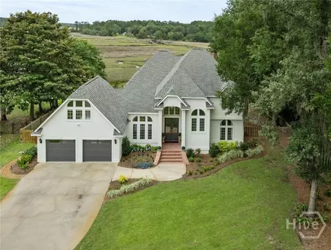 154 Sayle Ln, Richmond Hill, GA 31324
