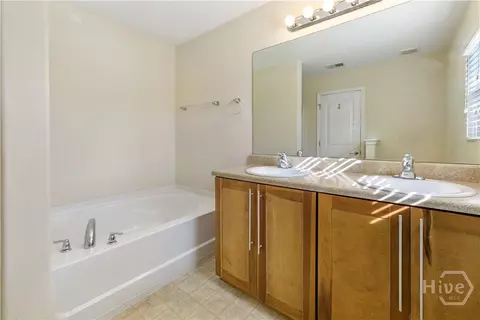 Bath - 116 Ventura Pl, Pooler, GA 31322 photo 2 of 4