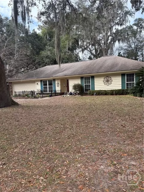 2 Ole Oak Rd, Savannah, GA 31410