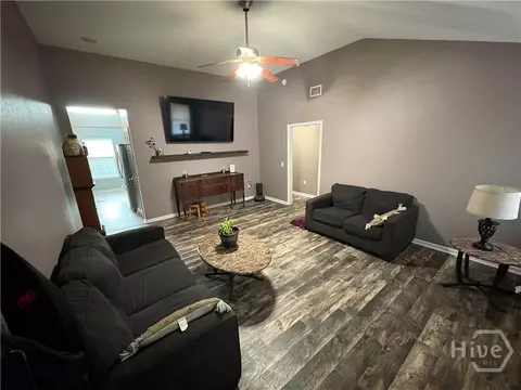 Living - 487 Shadowbrook Cir, Springfield, GA 31329 photo 1 of 2
