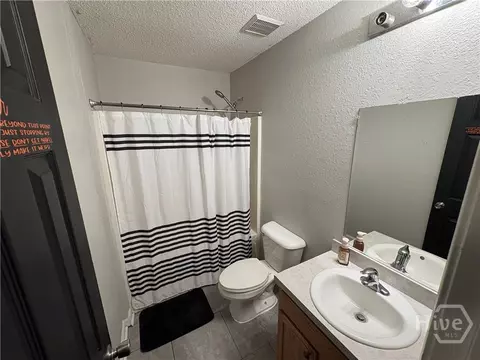Bath - 487 Shadowbrook Cir, Springfield, GA 31329 photo 1 of 2