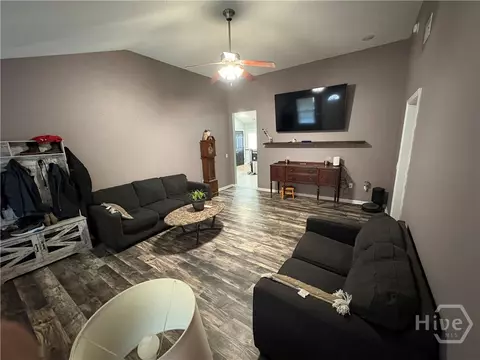 Living - 487 Shadowbrook Cir, Springfield, GA 31329 photo 2 of 2