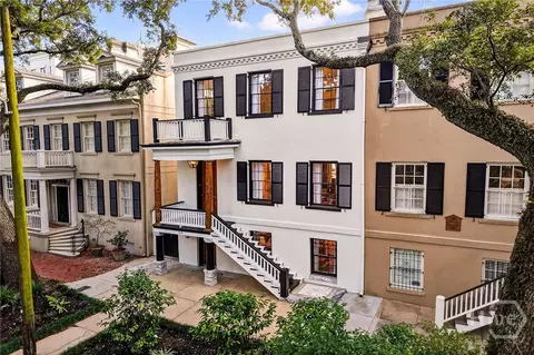 215 E Jones St, Savannah, GA 31401