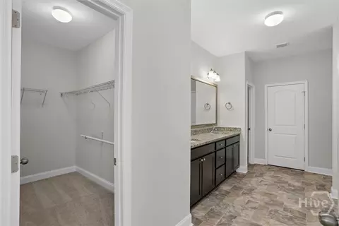 Entry Way - 105 Grimsby Rd, Savannah, GA 31407 photo 8 of 11
