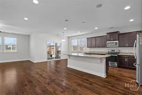 Living - 105 Grimsby Rd, Savannah, GA 31407 photo 1 of 5