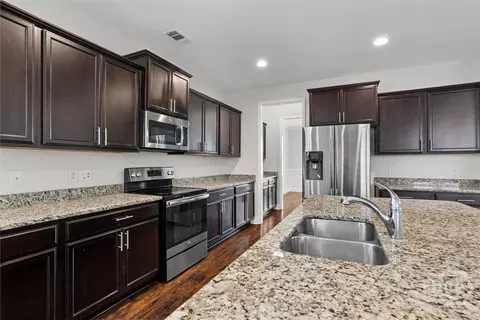 Kitchen - 105 Grimsby Rd, Savannah, GA 31407 photo 2 of 2