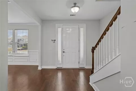 Entry Way - 105 Grimsby Rd, Savannah, GA 31407 photo 2 of 11
