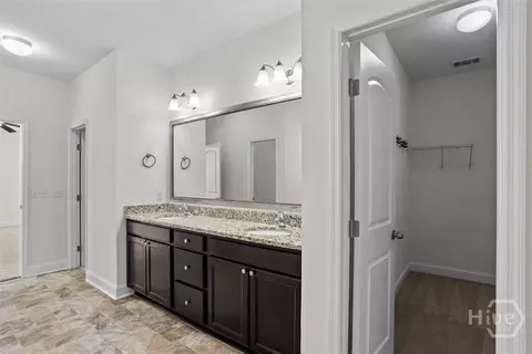 Entry Way - 105 Grimsby Rd, Savannah, GA 31407 photo 9 of 11