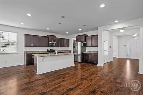 Entry Way - 105 Grimsby Rd, Savannah, GA 31407 photo 4 of 11