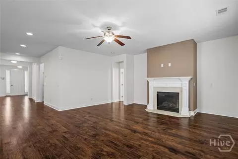 Living - 105 Grimsby Rd, Savannah, GA 31407 photo 4 of 5