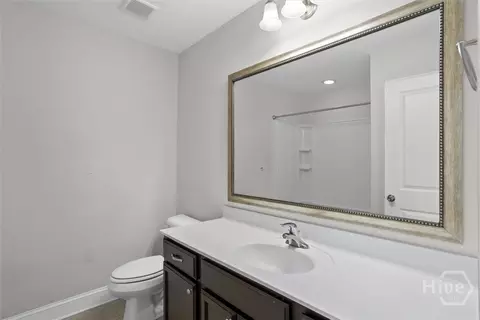 Bath - 105 Grimsby Rd, Savannah, GA 31407 photo 3 of 5