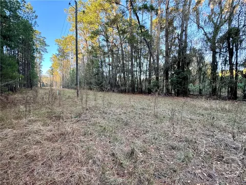 2205 Grove Point Rd, Savannah, GA 31419