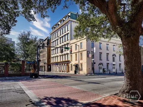 5 Whitaker St #202 E, Savannah, GA 31401