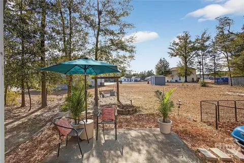 Exterior - 220 Crape Myrtle Ct, Springfield, GA 31329 photo 4 of 7