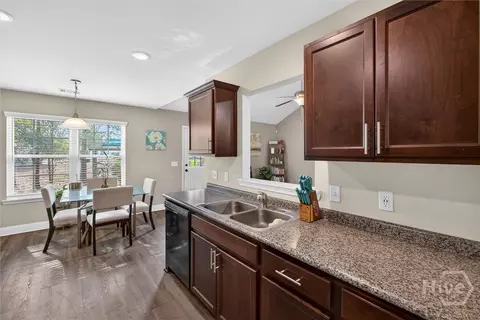 Kitchen - 220 Crape Myrtle Ct, Springfield, GA 31329 photo 3 of 4
