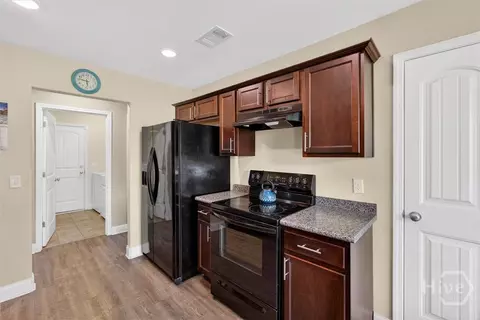 Kitchen - 220 Crape Myrtle Ct, Springfield, GA 31329 photo 1 of 4
