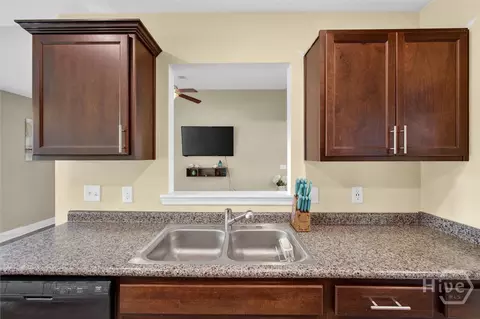 Kitchen - 220 Crape Myrtle Ct, Springfield, GA 31329 photo 4 of 4