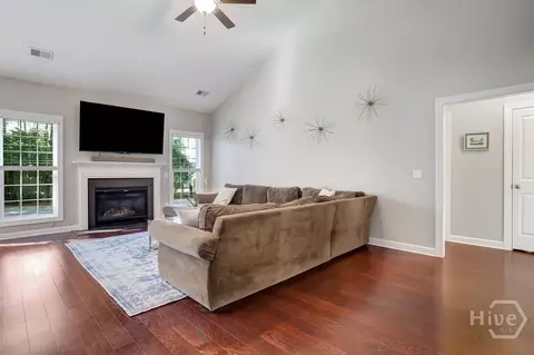 Living - 36 Redwall Cir, Savannah, GA 31407 photo 1 of 2