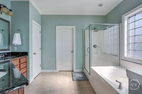 Bath - 36 Redwall Cir, Savannah, GA 31407 photo 2 of 4