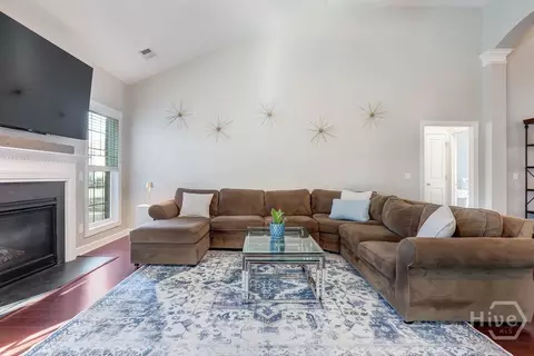 Living - 36 Redwall Cir, Savannah, GA 31407 photo 2 of 2