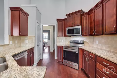 Kitchen - 36 Redwall Cir, Savannah, GA 31407 photo 4 of 5