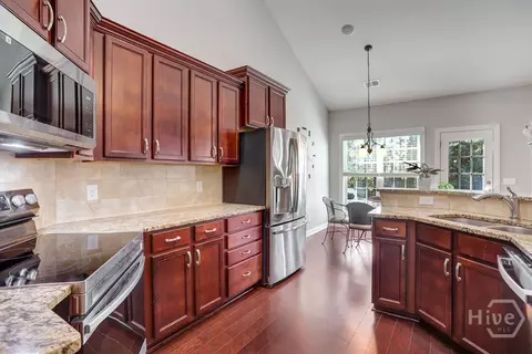 Kitchen - 36 Redwall Cir, Savannah, GA 31407 photo 3 of 5