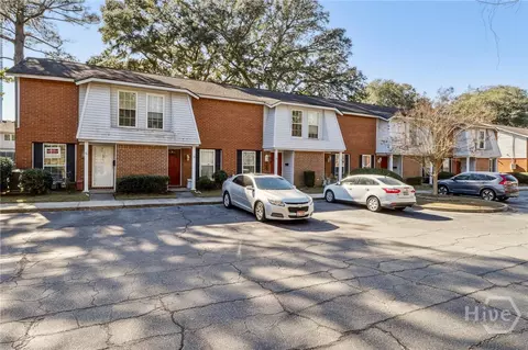 56 Knollwood Cir, Savannah, GA 31419