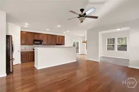 Living - 143 Regency Cir, Pooler, GA 31322 photo 3 of 4