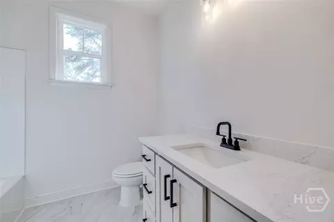 Bath - 15 Lakeview Dr, Guyton, GA 31312 photo 6 of 6