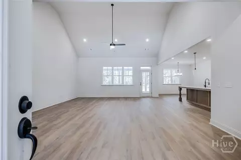 Living - 15 Lakeview Dr, Guyton, GA 31312 photo 1 of 5