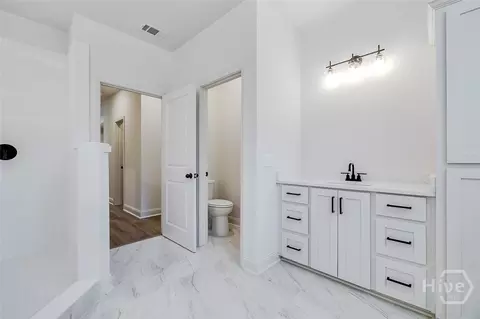 Bath - 15 Lakeview Dr, Guyton, GA 31312 photo 3 of 6