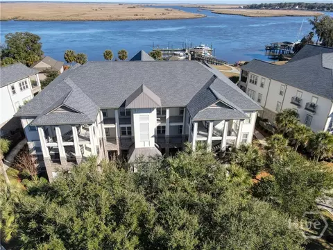 2805 River Oaks Dr, Richmond Hill, GA 31324