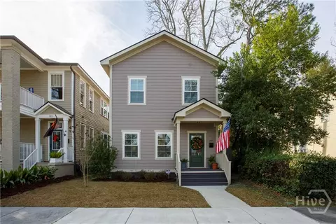 919 E Waldburg St, Savannah, GA 31401