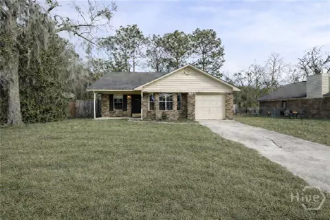 1064 Desert Shield St, Hinesville, GA 31313