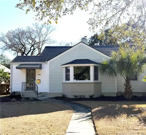 425 Columbus Dr, Savannah, GA 31405