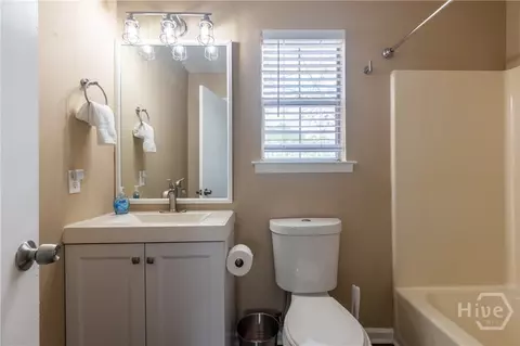 Bath - 310 Mapmaker Ln, Savannah, GA 31410 photo 4 of 5