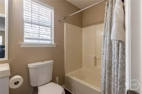 Bath - 310 Mapmaker Ln, Savannah, GA 31410 photo 3 of 5
