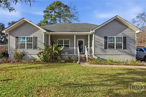 613 Leaning Oaks Dr, Savannah, GA 31410